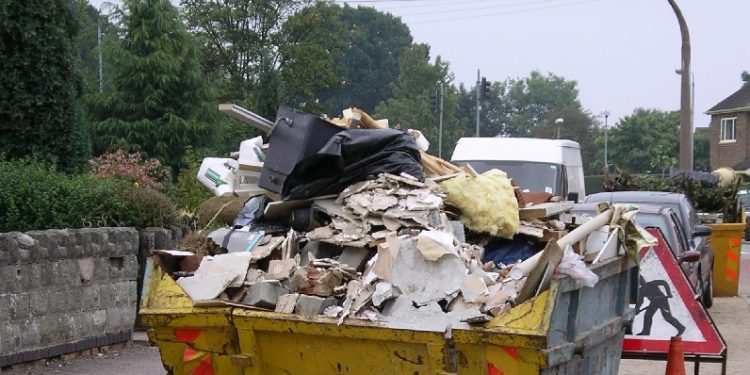 Reasons to Hire Rubbish Removal Company
