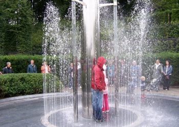 4 Examples of Outdoor Water Features That May Be Right For Your Property