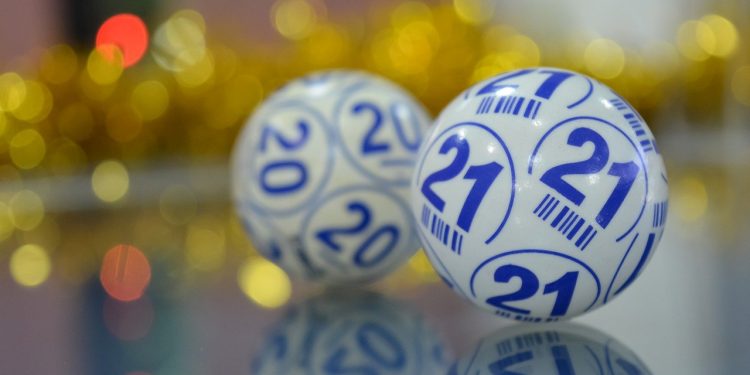 Boost Your Bank Balance And Win Prizes With online lottery