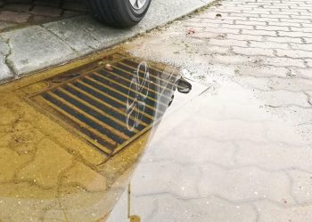 Is Hiring A Professional For Unclogging Drains A Good Option?