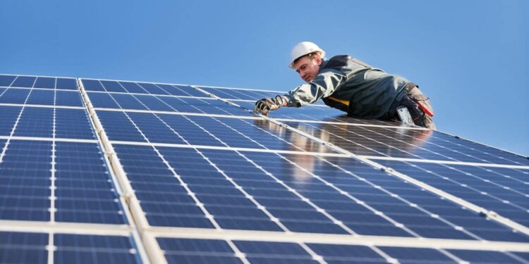 How to Maintain Solar Batteries in Oregon